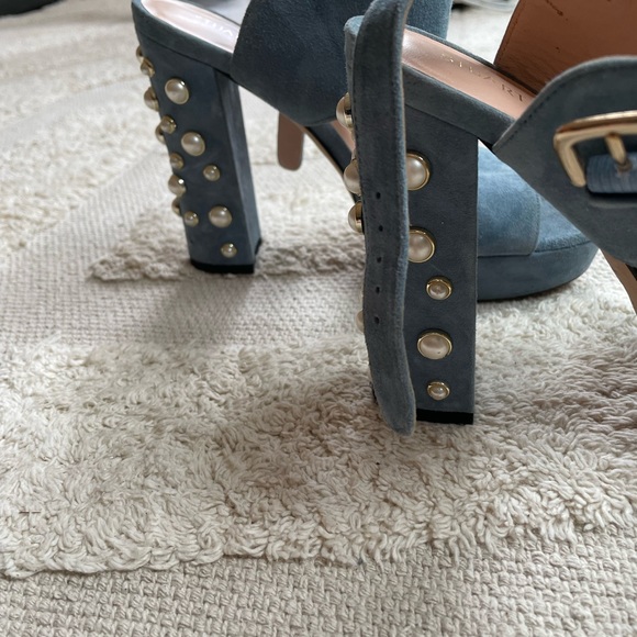 Stuart Weitzman - Pearly Blue Heel - Picture 3 of 6